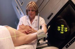 El CGE denuncia un nuevo ninguneo del Ministerio a las enfermeras en las unidades de radioterapia: "Son lamentables los continuos intentos de apartarnos"