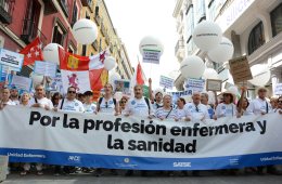 Manifestación histórica: Miles de enfermeras salieron a la calle para denunciar el abandono:  “Más recursos y menos discursos”