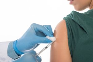 Arranca la campaña de vacunación frente a la gripe y la COVID-19